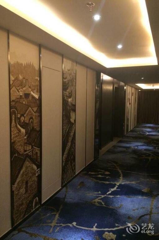 Баошань: Dongfang Xuanyi Holiday Hotel