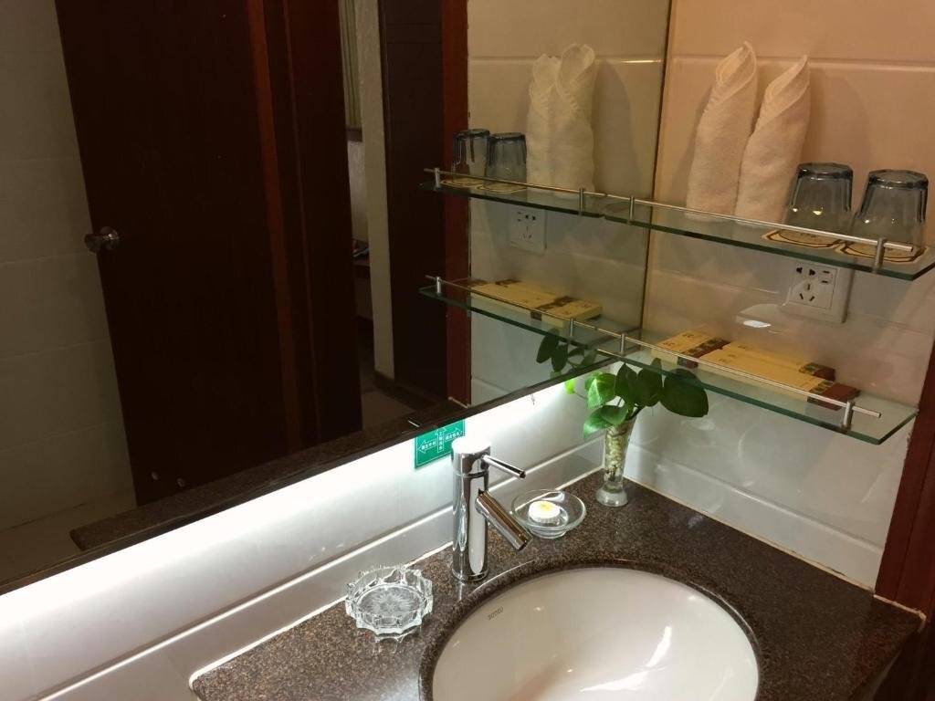 Бэйхай: Li Yuan International Hotel