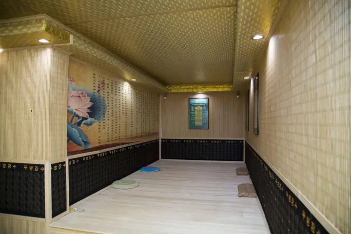 Джиангме: Jiangmen Gladden Hotel