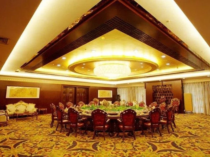 Синтай: Wanfeng Grand Hotel