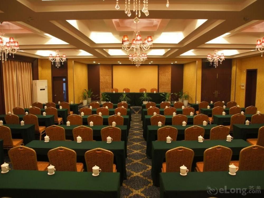 Уси: Golden Palace Hotel