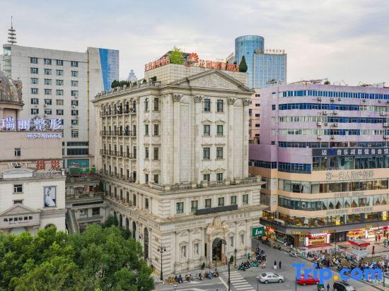 Уху: Garden Lakefront Sego International Hotel