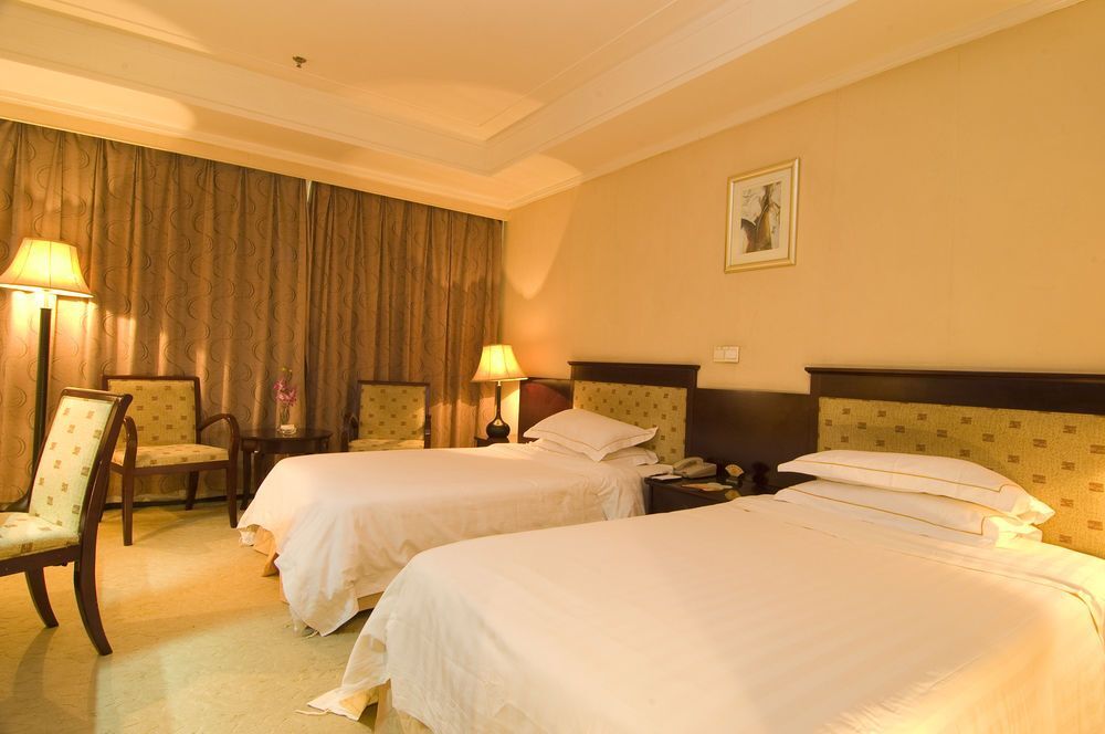 Ухань: Central International Hotel