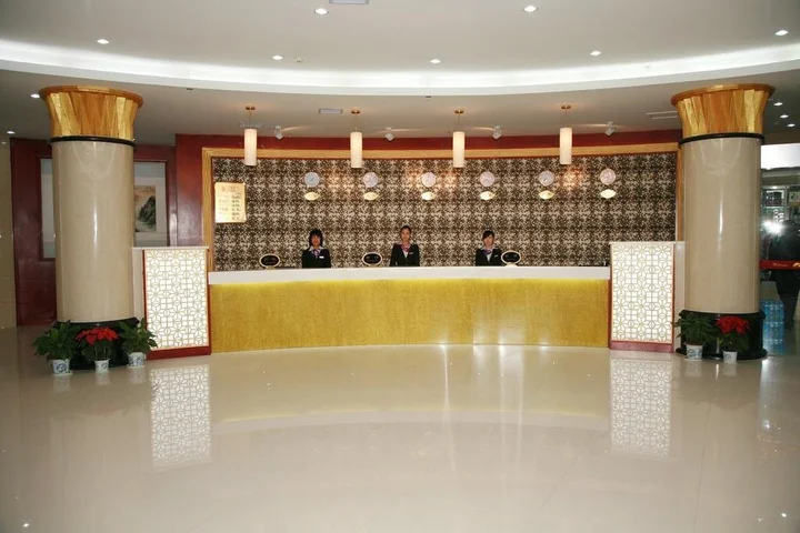 Ухань: Jiuzhou Hotel