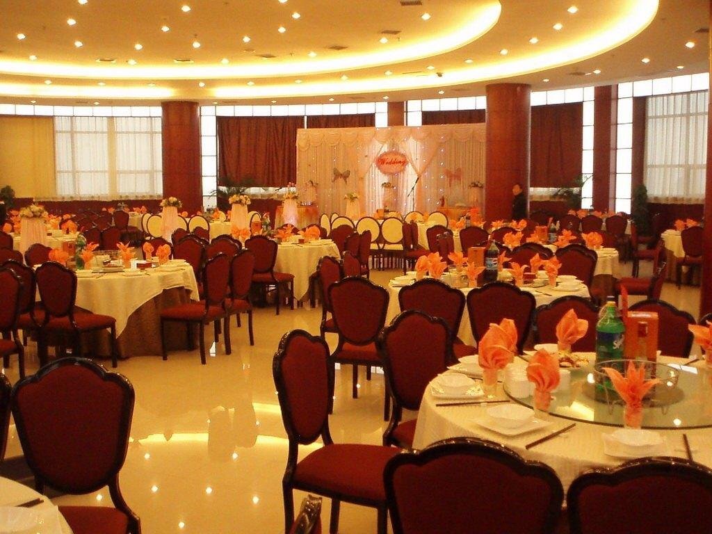 Ухань: Jiuzhou Hotel