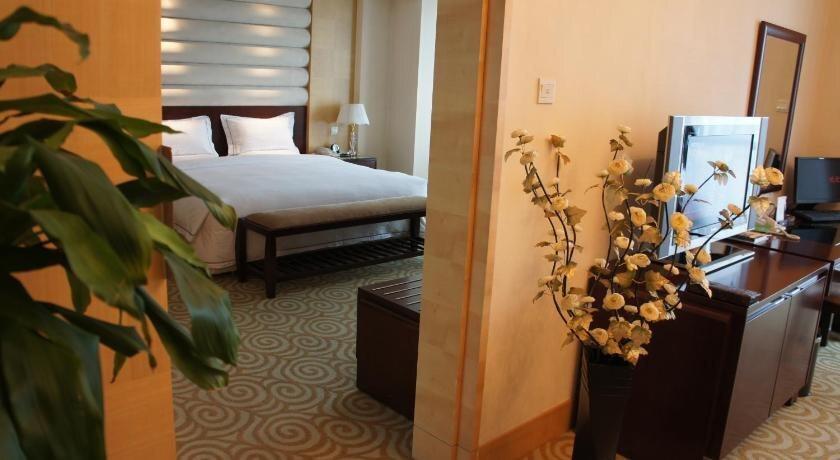 Лянфан: Fucheng International Hotel