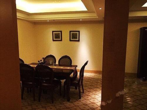 Лянфан: Fucheng International Hotel