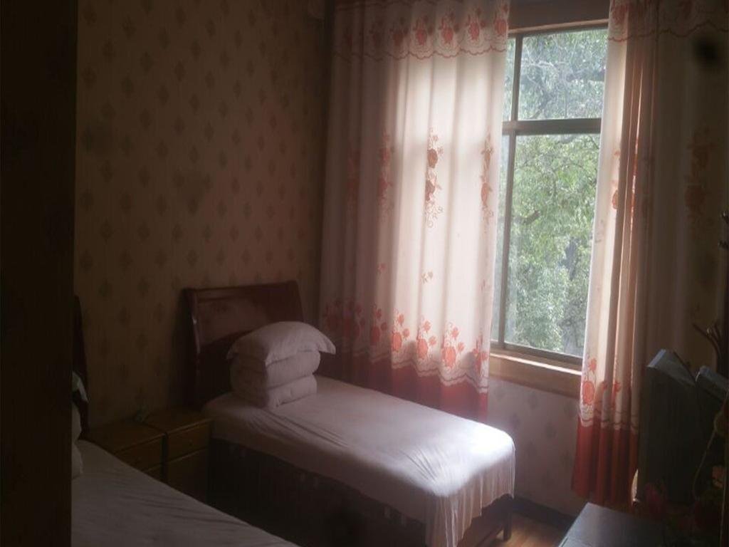 Шанграо: Wuyuan Meihua Hotel