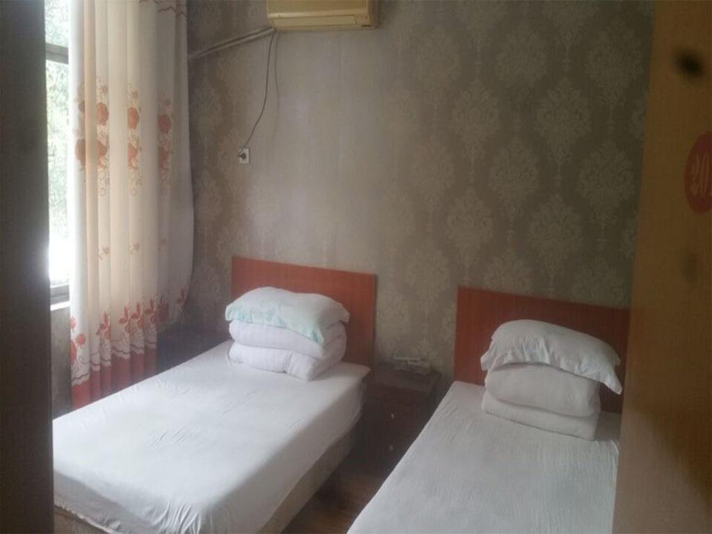 Шанграо: Wuyuan Meihua Hotel