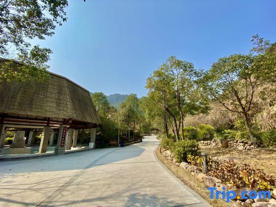 Шаогуань: Xinfeng Utop Spring Primeval Forest Resorts