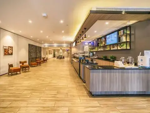Циндао: Qingdao Yingshi Hotel