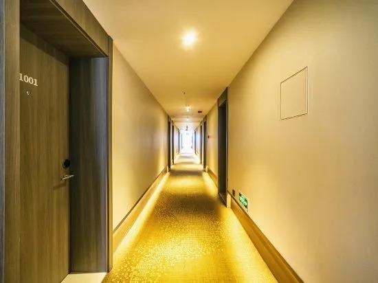 Циндао: Qingdao Yingshi Hotel