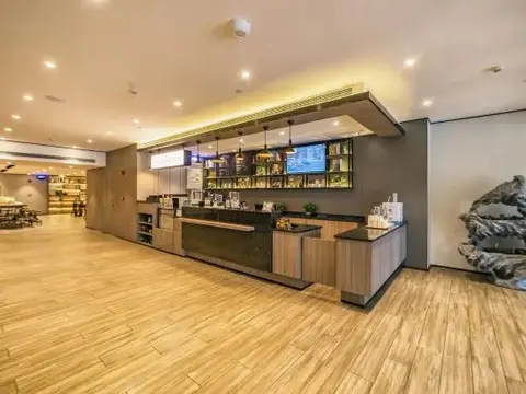 Циндао: Qingdao Yingshi Hotel