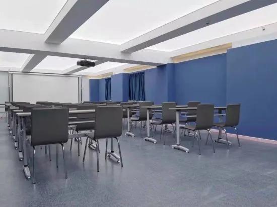 Циндао: Qingdao Yingshi Hotel