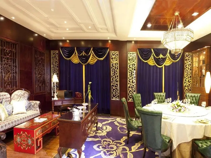 Yuntianlou Holiday Royal Hotel — фото 4