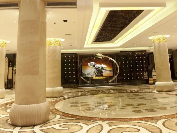 Yuntianlou Holiday Royal Hotel — фото 2