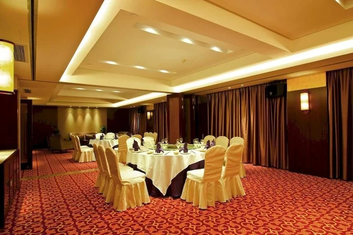 Уси: Jingxi Hotel