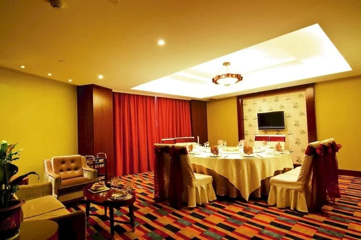 Уси: Jingxi Hotel