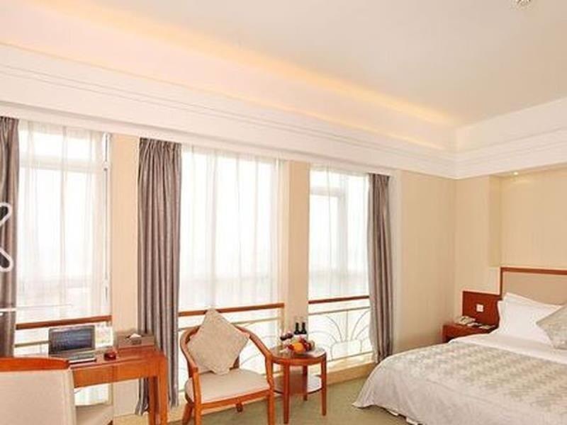 Чанша: Echarm Plus Hotel (Changsha Hongxing Desiqin Plaza)