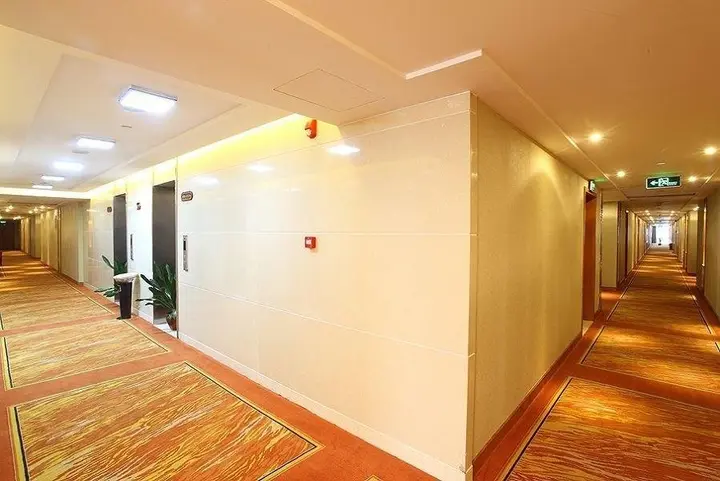 Чанша: Echarm Plus Hotel (Changsha Hongxing Desiqin Plaza)