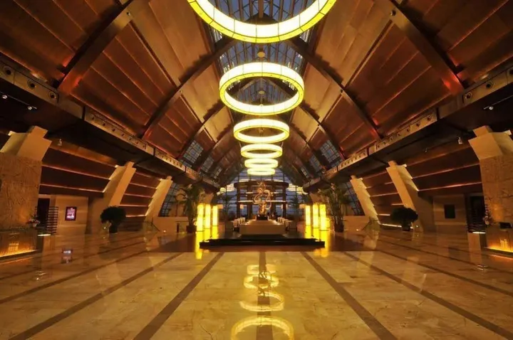Инкоу: Gold Time Hotel