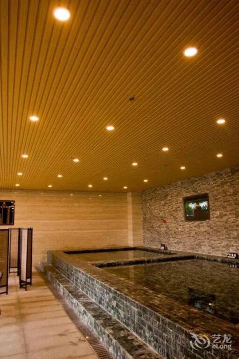 Инкоу: Gold Time Hotel