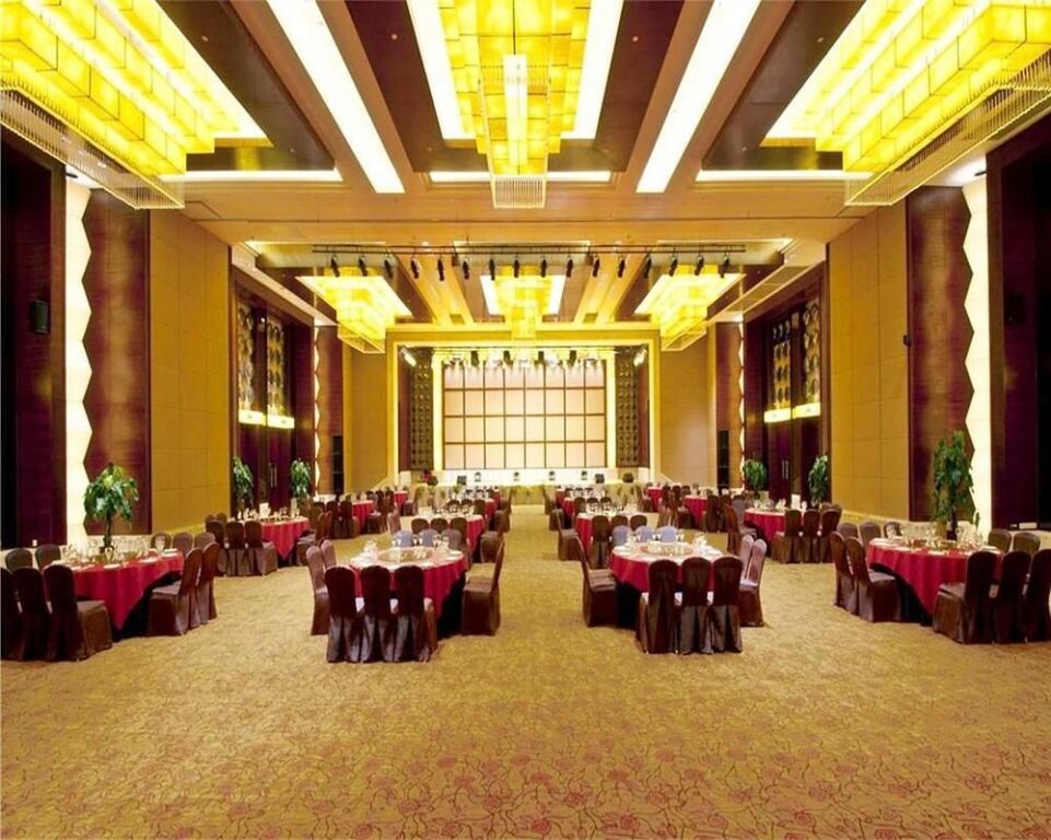 Инкоу: Gold Time Hotel