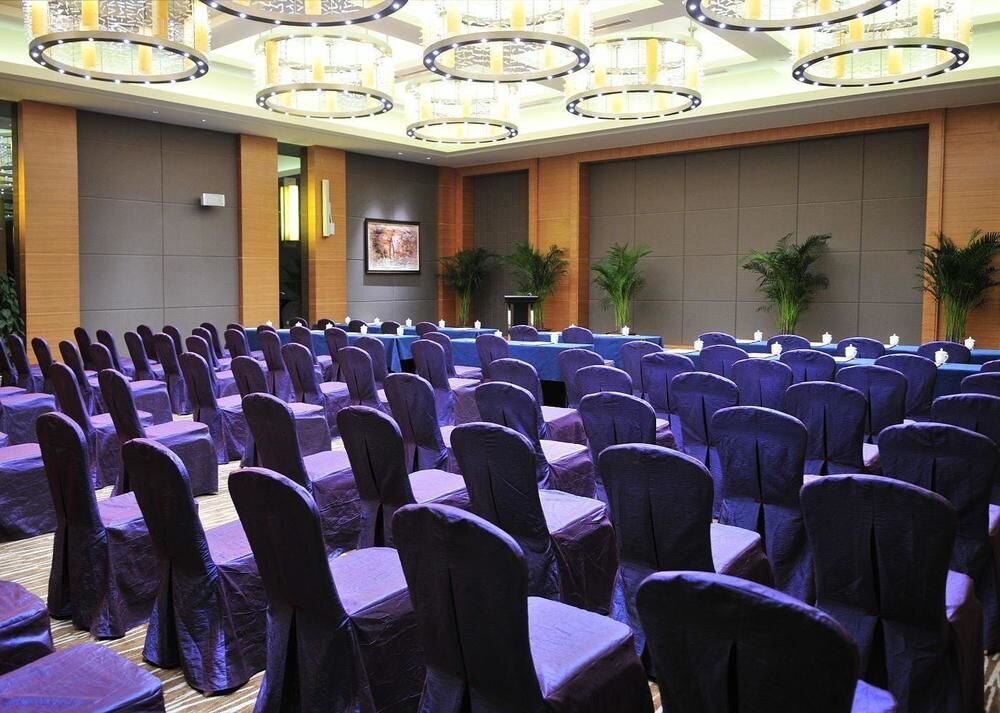 Инкоу: Gold Time Hotel