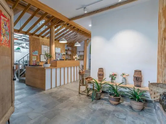 Баошань: Heshun Maohong Shanju Inn