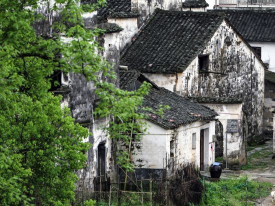 Шанграо: Wuyuan Zhonghan Inn
