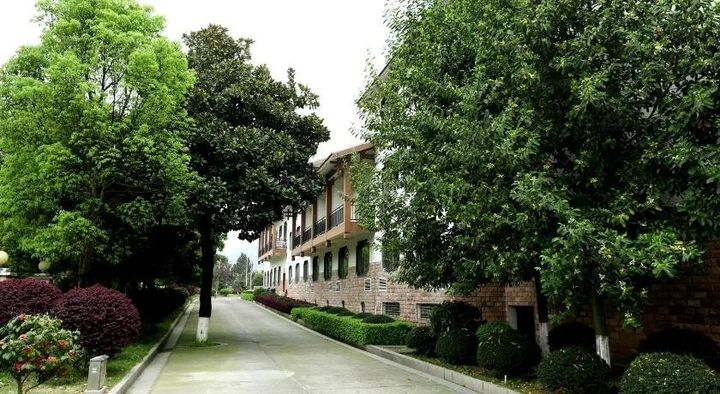 Чжанцзяцзе: Zhuanjiacun Hotel