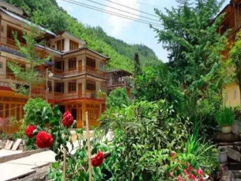 Яань: Ya An Jing Ying Ju Inn