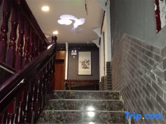 Яань: Changshou Hotel