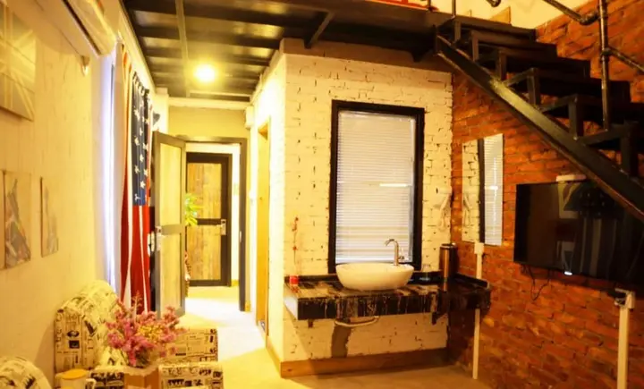 Чжанцзяцзе: MrF Sleeping Bar Inn Zhangjiajie