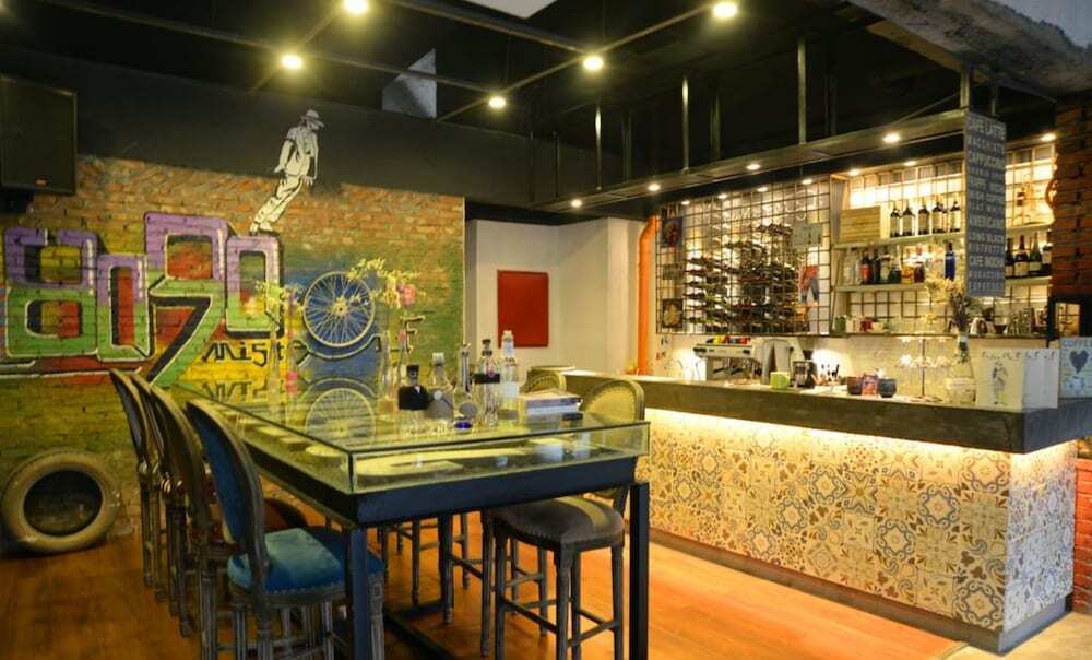 Чжанцзяцзе: MrF Sleeping Bar Inn Zhangjiajie