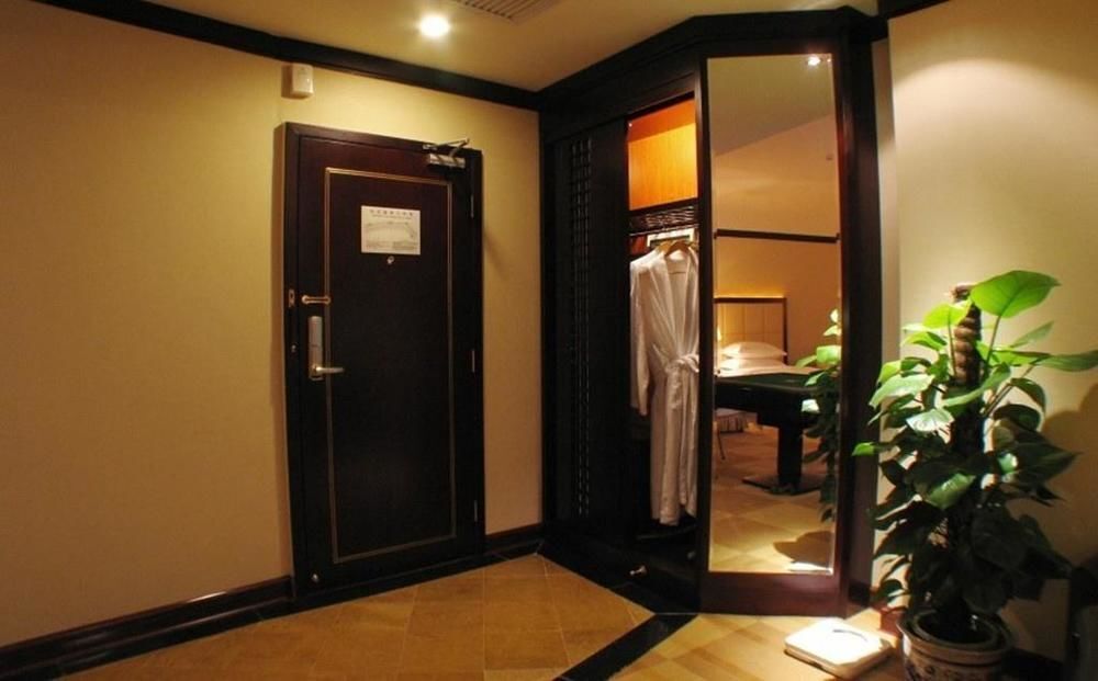 Наньнин: March Flower International Hotel