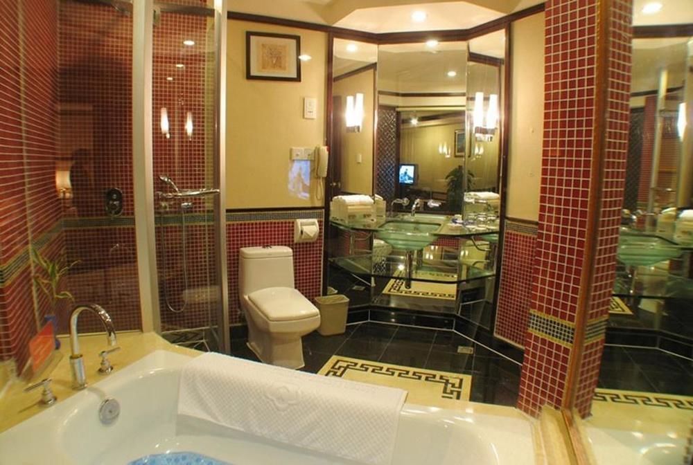 Наньнин: March Flower International Hotel