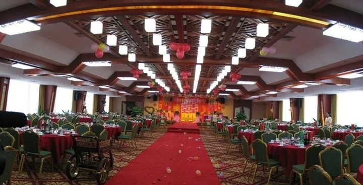 Наньнин: March Flower International Hotel