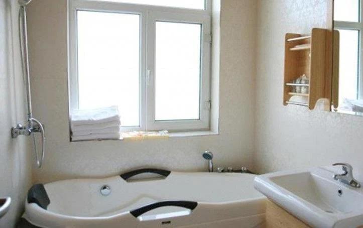 Байшань: Yihe Hotel