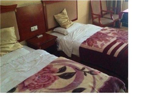 Вэйнань: Jinxin Business Hotel