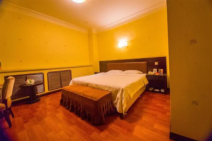 Далянь: Dalian Guohua Holiday Inn