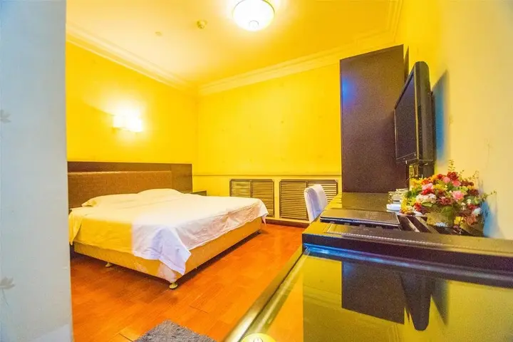 Далянь: Dalian Guohua Holiday Inn