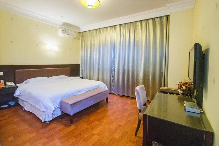 Далянь: Dalian Guohua Holiday Inn