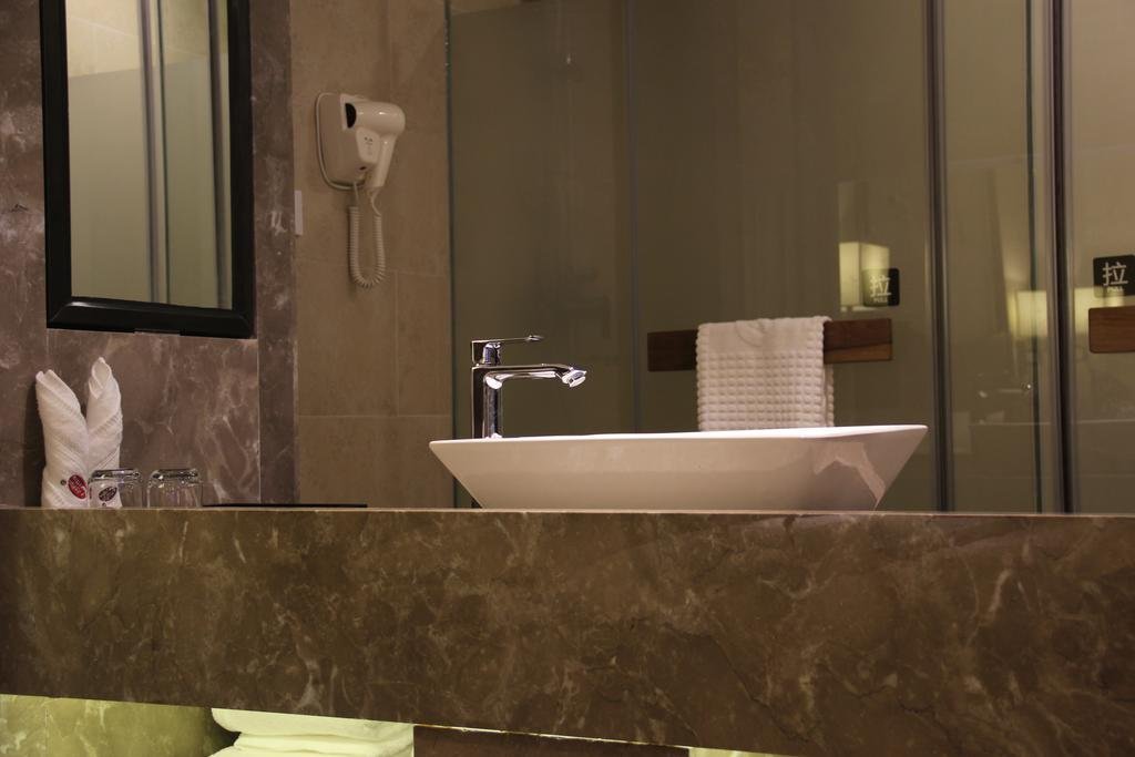 Линшуй: Lettry Hotel