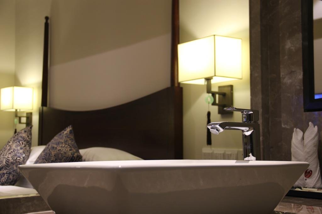Линшуй: Lettry Hotel