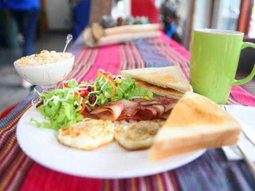 Яншо: Yangshuo Li Meng Xiao Shu