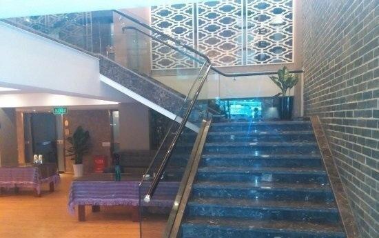 Эньши: Laifeng Dihao Business Hotel