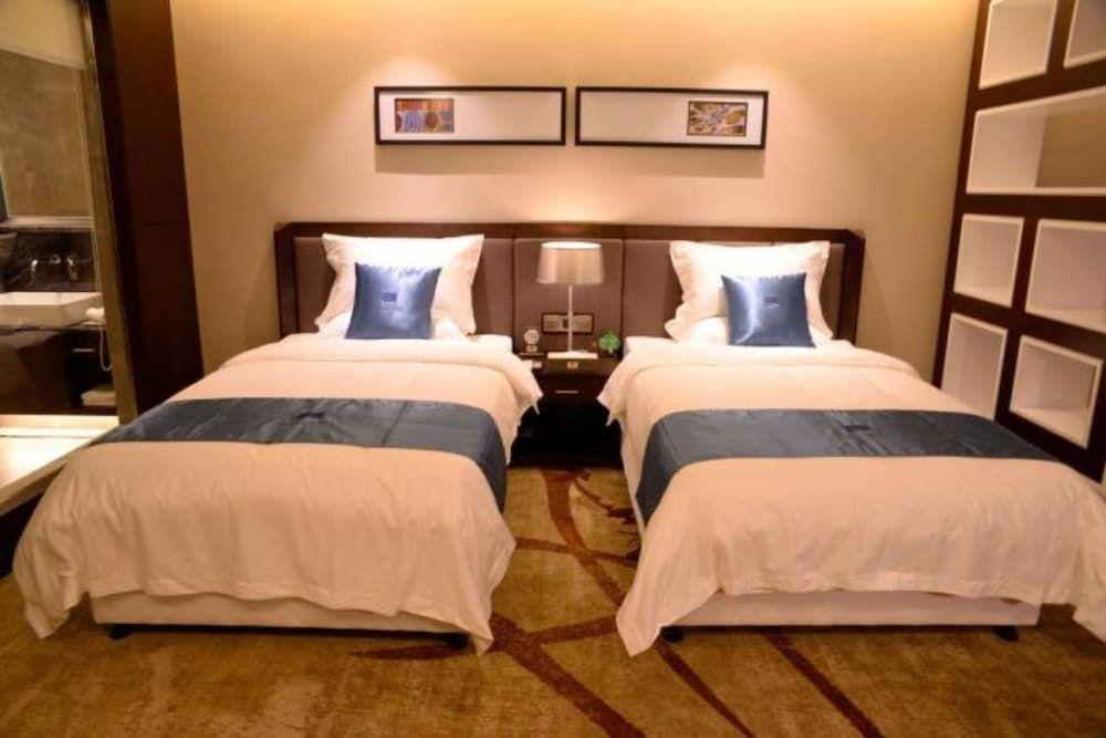 Фошань: Qianxi Business Hotel