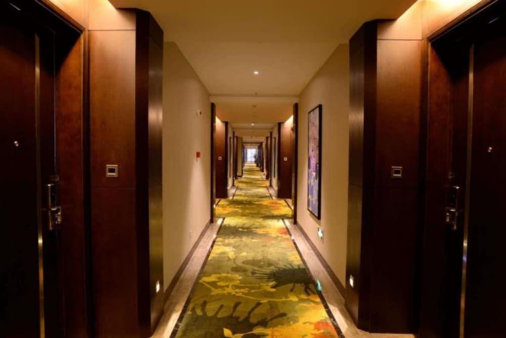 Фошань: Qianxi Business Hotel