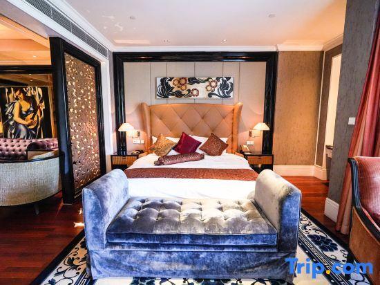 Далянь: Red Flag Valley Golf Hotel